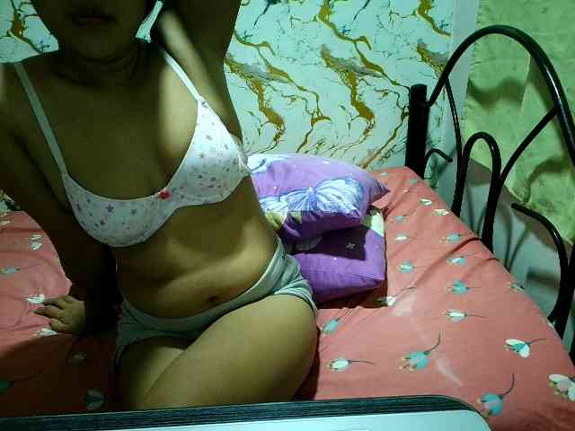 Cazzandra webcam