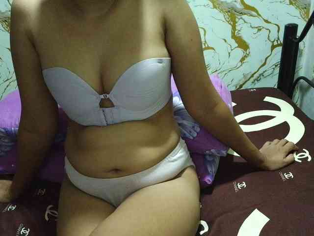Cazzandra webcam