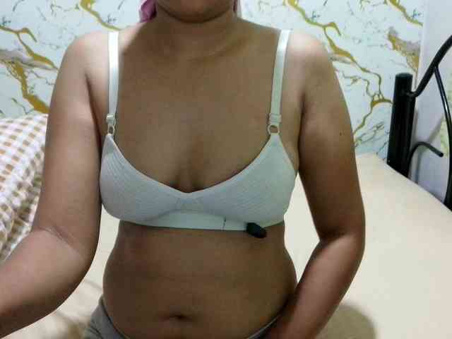 Cazzandra webcam