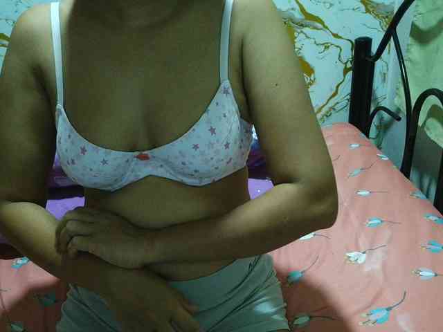 Cazzandra webcam