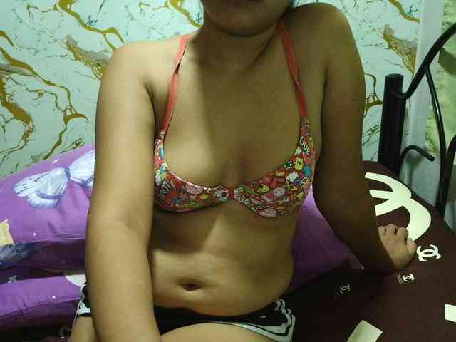 Cazzandra webcam