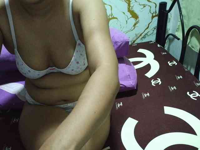 Cazzandra webcam