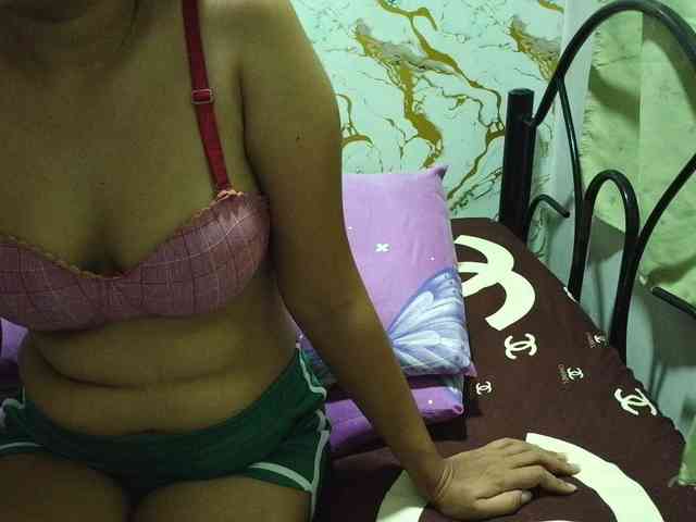 Cazzandra webcam