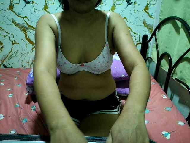 Cazzandra webcam
