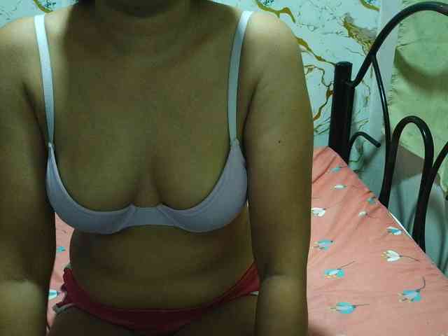Cazzandra webcam