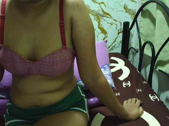 Cazzandra webcam