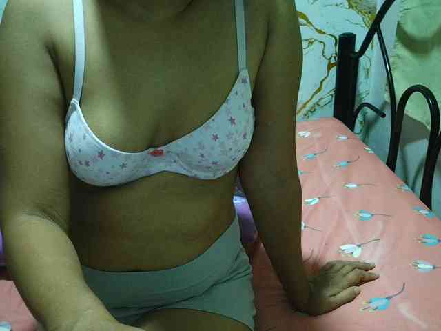 Cazzandra webcam
