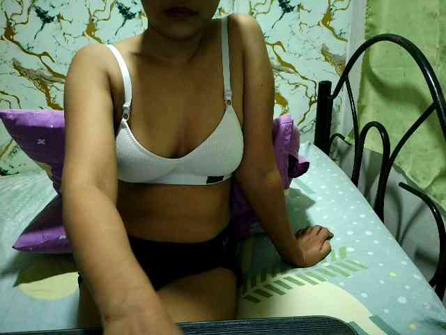 Cazzandra webcam