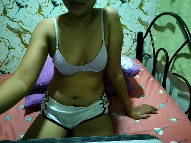 Cazzandra webcam