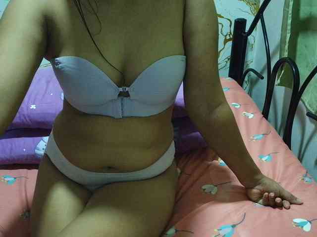 Cazzandra webcam