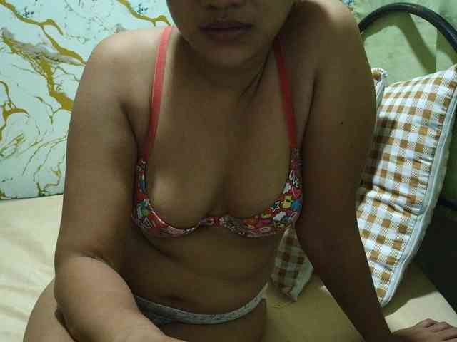 Cazzandra webcam