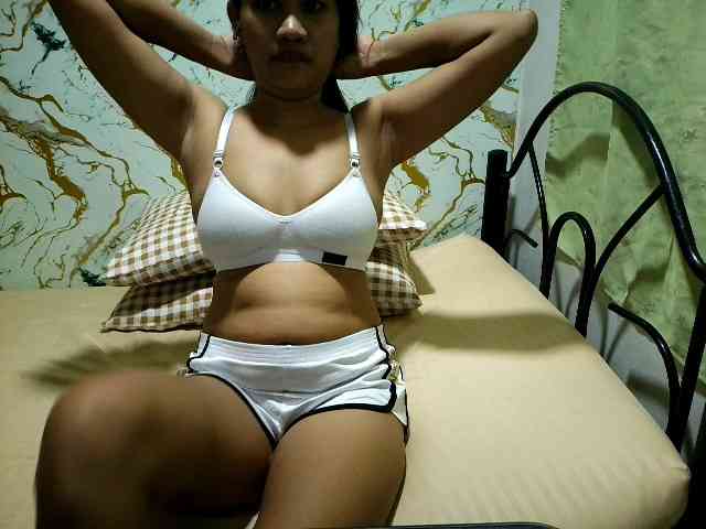Cazzandra webcam