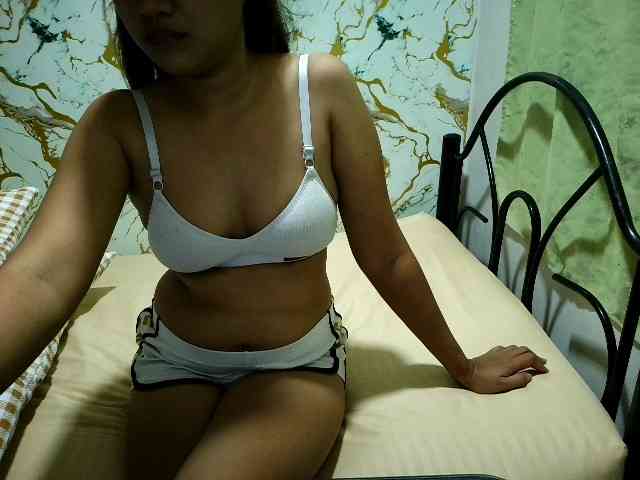 Cazzandra webcam