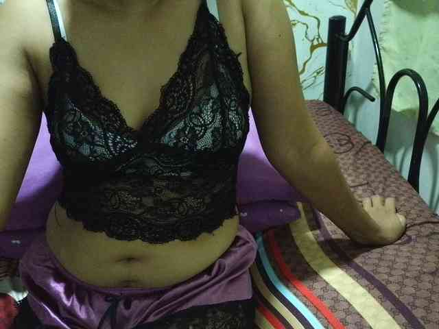 Cazzandra webcam