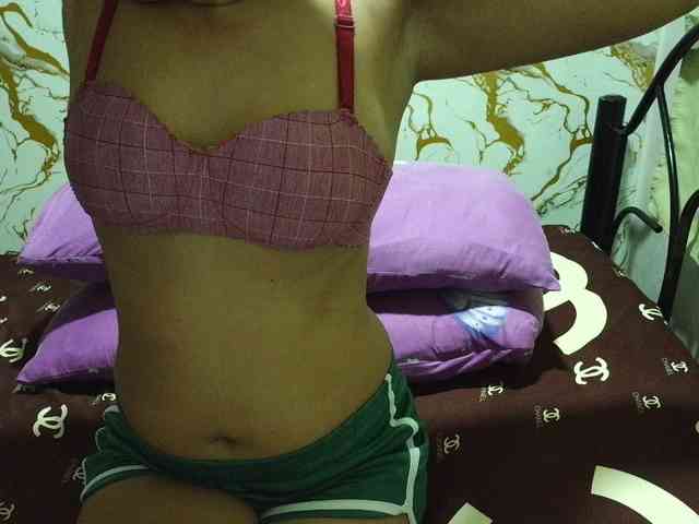 Cazzandra webcam