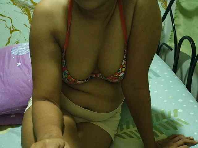 Cazzandra webcam