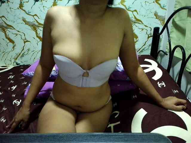 Cazzandra webcam