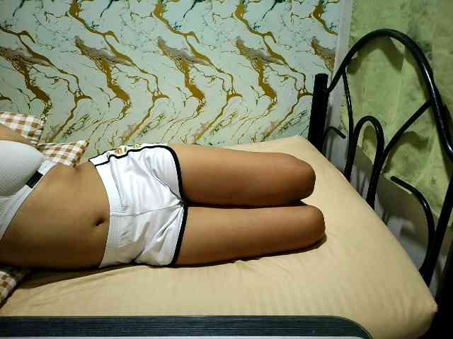 Cazzandra webcam