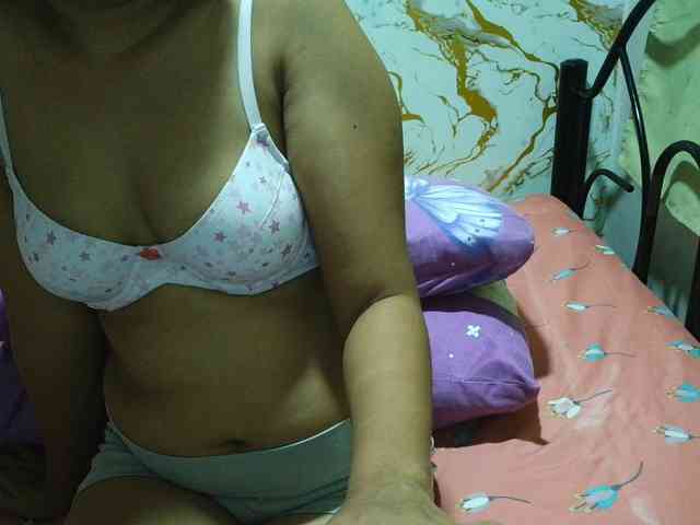Cazzandra webcam