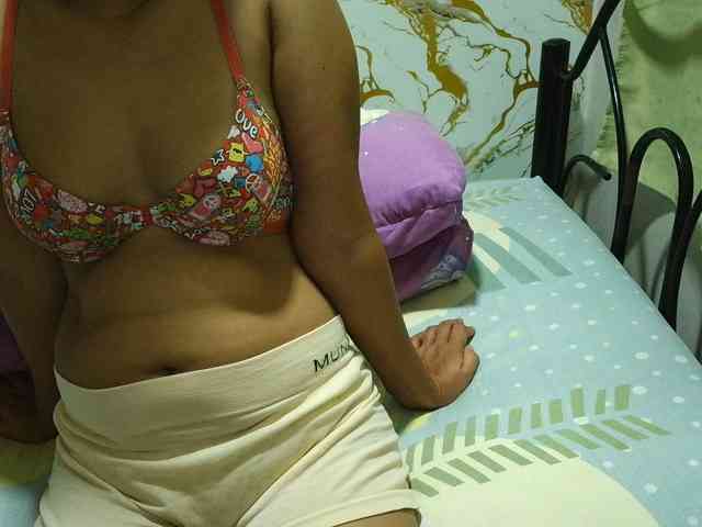 Cazzandra webcam