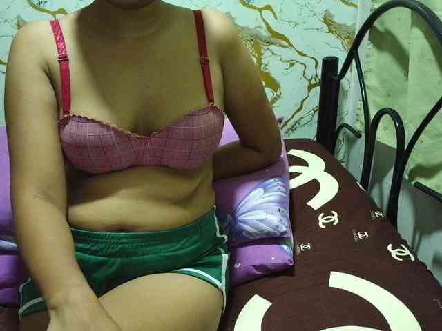 Cazzandra webcam