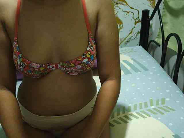 Cazzandra webcam