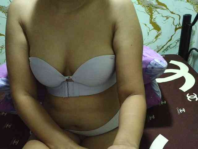 Cazzandra webcam
