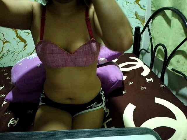 Cazzandra webcam