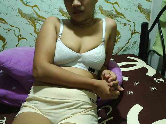 Cazzandra webcam