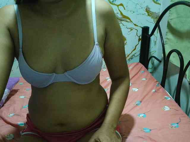 Cazzandra webcam