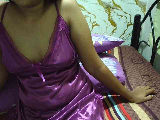 Cazzandra webcam