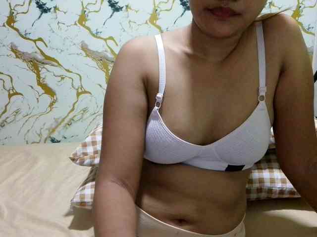 Cazzandra webcam