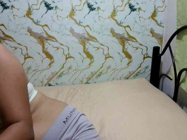 Cazzandra webcam