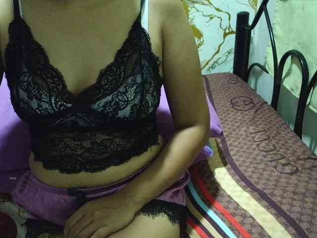 Cazzandra webcam