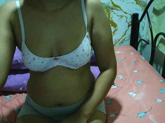 Cazzandra webcam