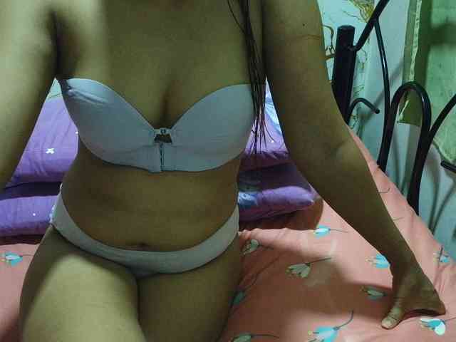 Cazzandra webcam
