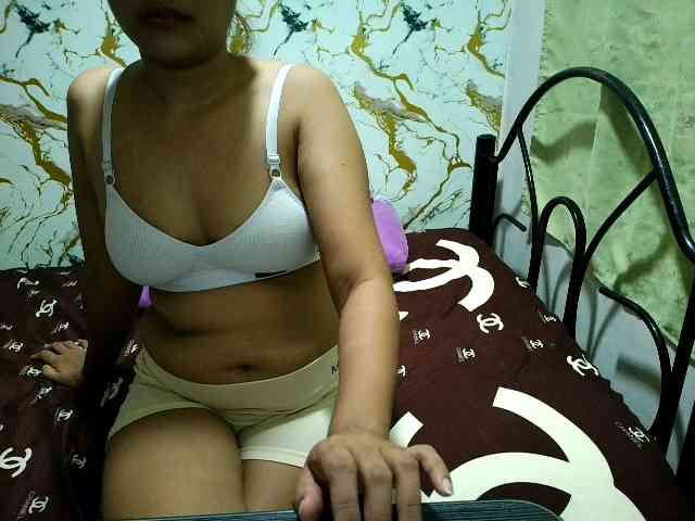 Cazzandra webcam