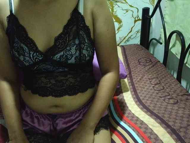 Cazzandra webcam
