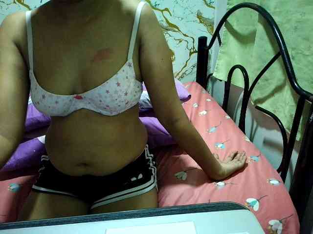Cazzandra webcam