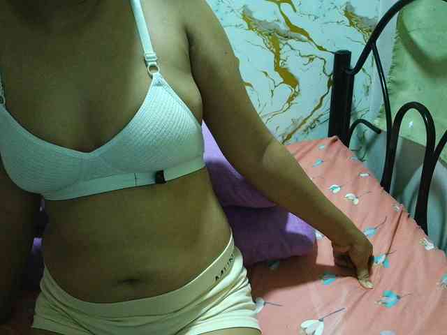 Cazzandra webcam