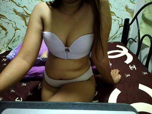 Cazzandra webcam