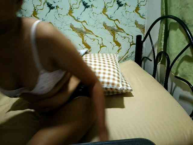 Cazzandra webcam
