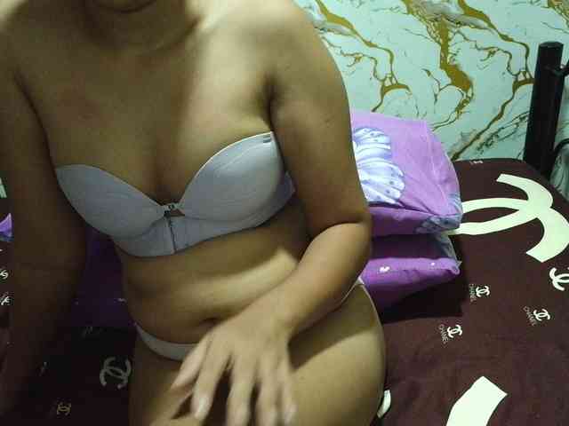 Cazzandra webcam