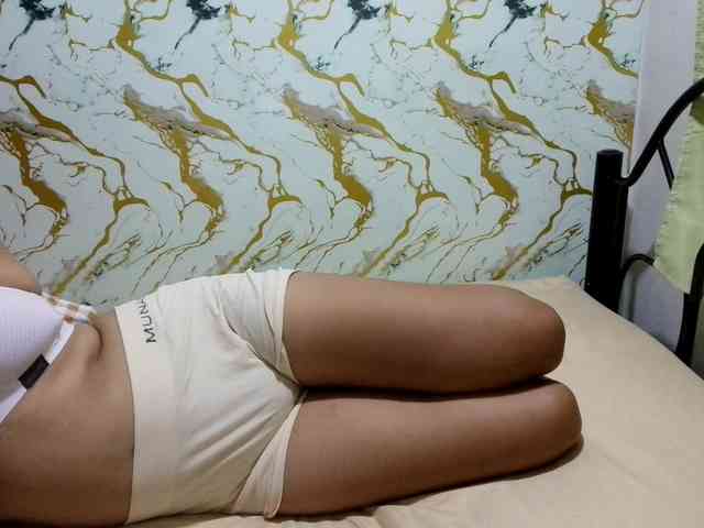 Cazzandra webcam