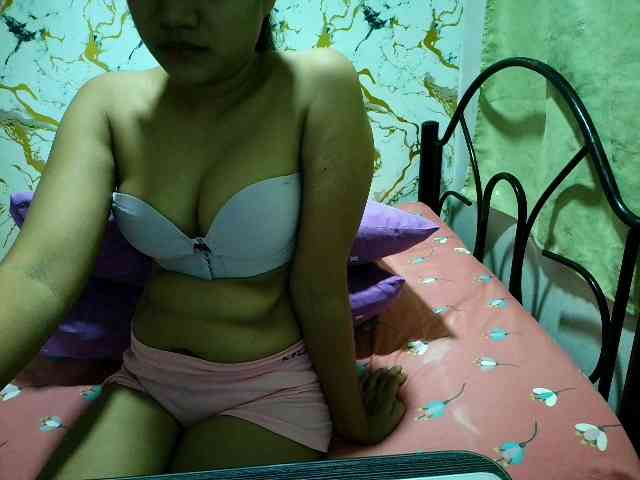 Cazzandra webcam