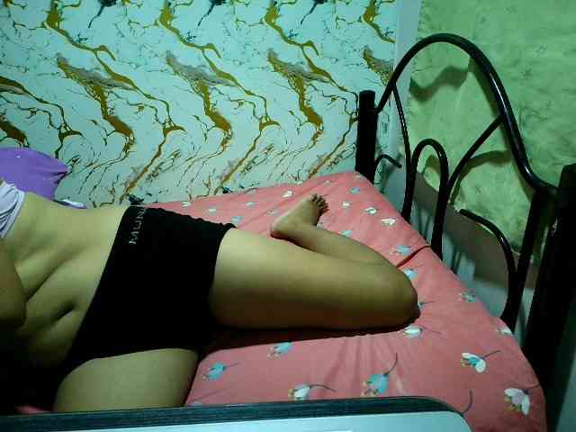 Cazzandra webcam