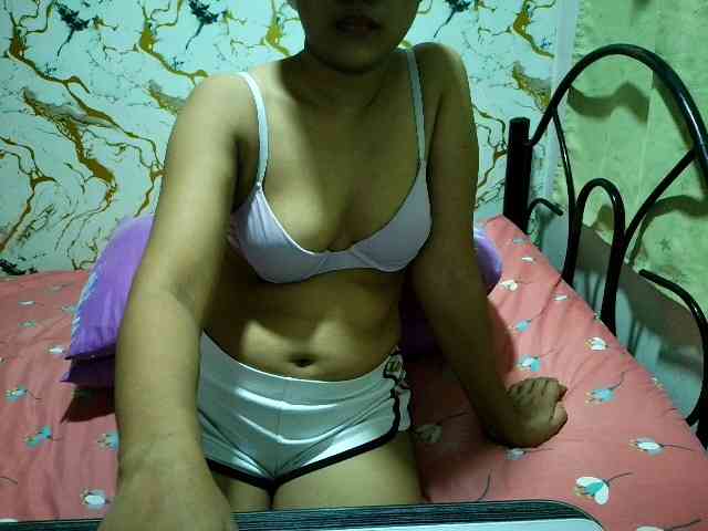 Cazzandra webcam
