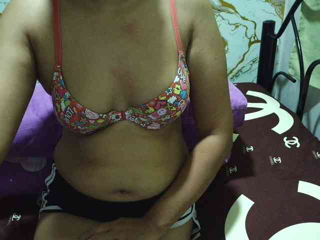 Cazzandra webcam