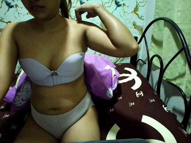 Cazzandra webcam