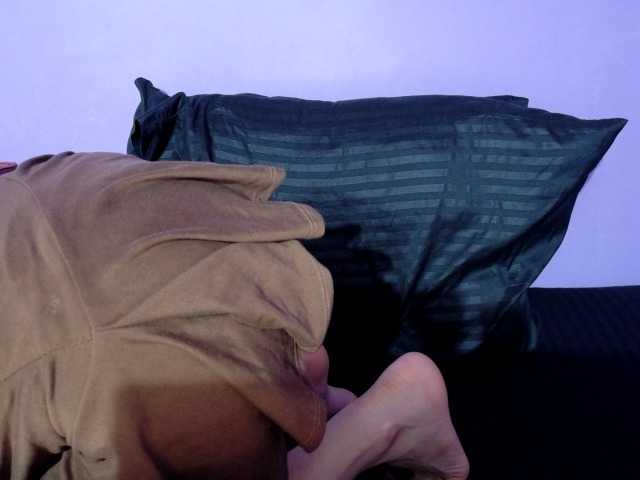 AngelaMilez live cam